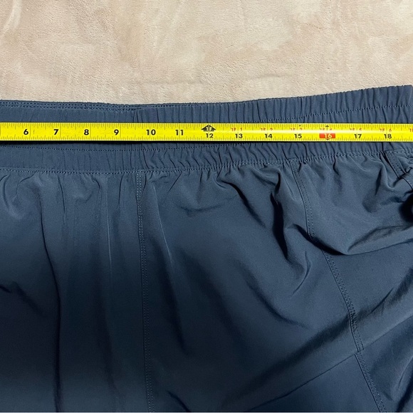 Avía shorts - Picture 3 of 9